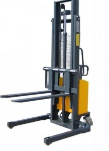 SEMI ELECTRIC STACKER 